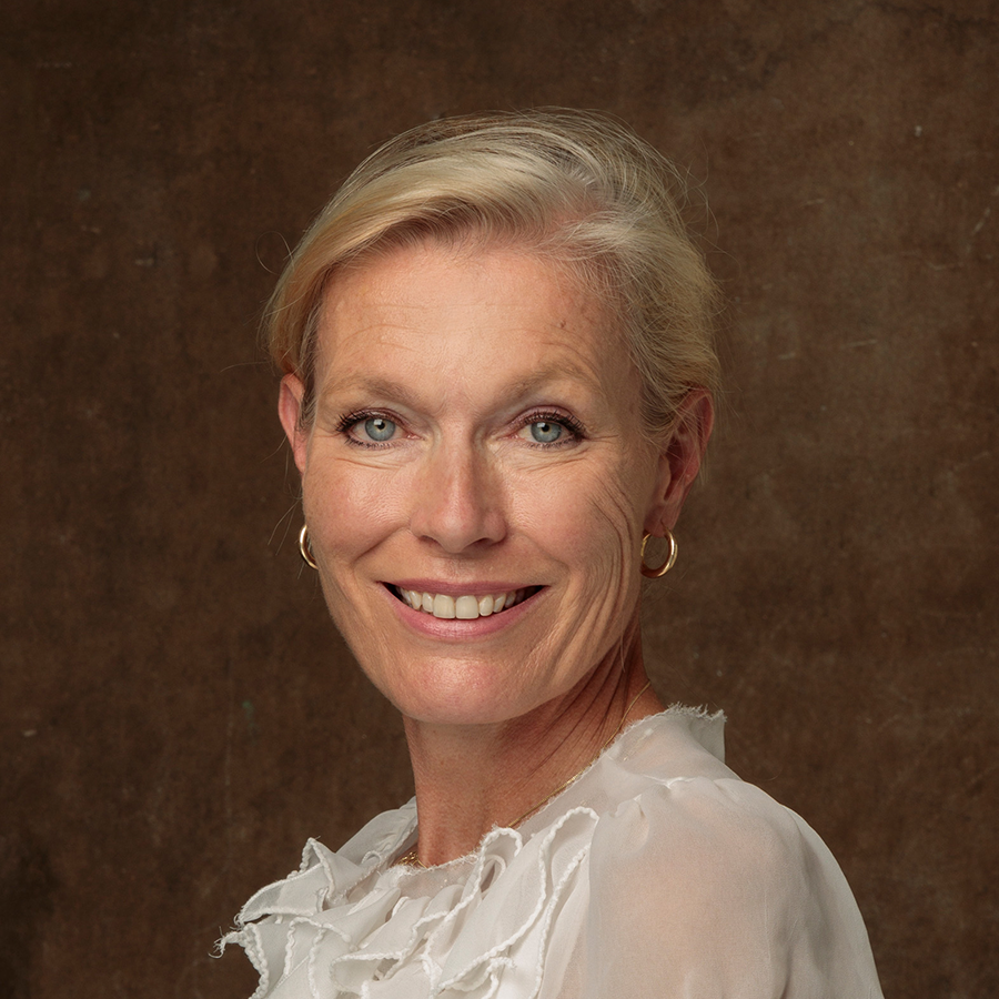 Ariane Roos | Speakers for Good