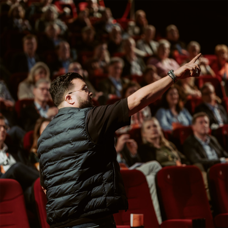 Melle Schellekens | Speakers for Good